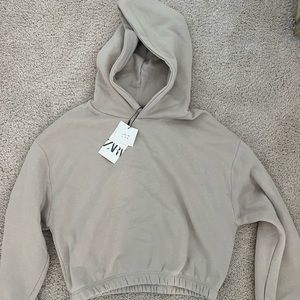 Cropped Zara sweatshirt